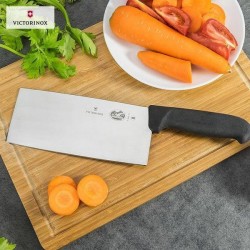 Cuchillo chino para chef Fibrox Victorinox  uso